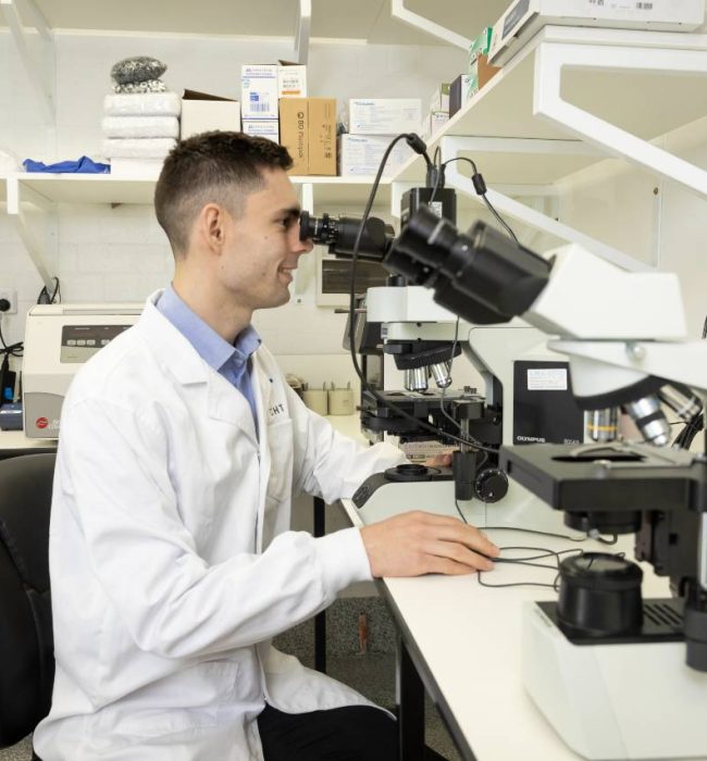 Corrosion Coupon Analysis expert in laboratory